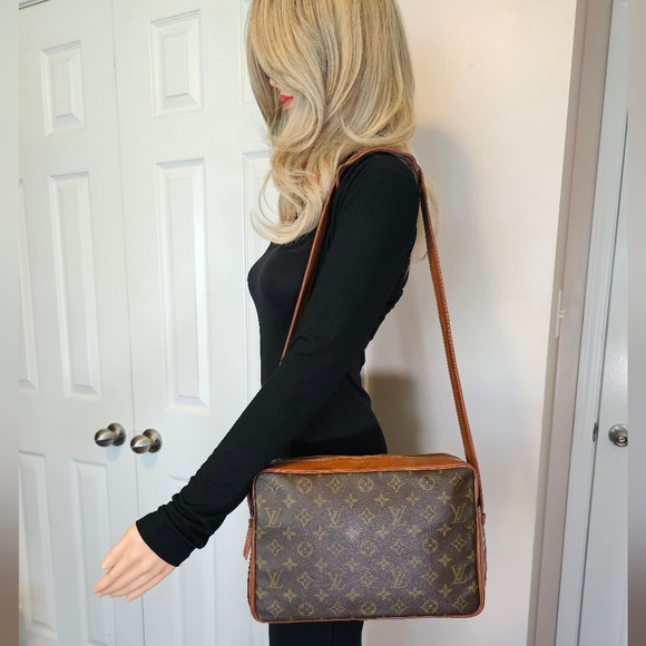 Authentic LOUIS VUITTON Monogram Sac Bandouliere 30 Shoulder Crossbody Bag - Picture 15 of 15